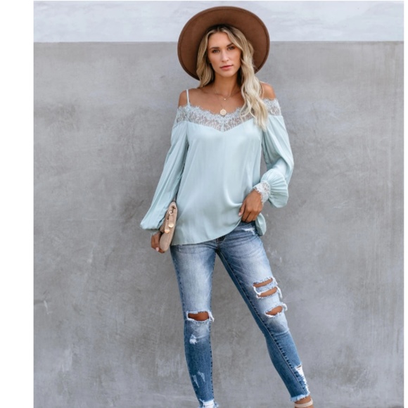 BASJA Off Shoulder Lace Blouse - Picture 7 of 8